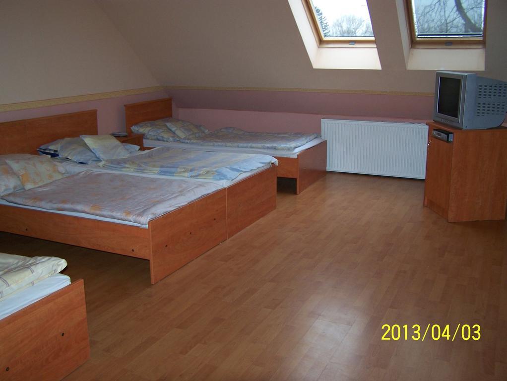 Borostyankert Etterem & Vendeghaz Hotel Sitke Room photo